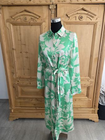 schönes Kleid, Vila