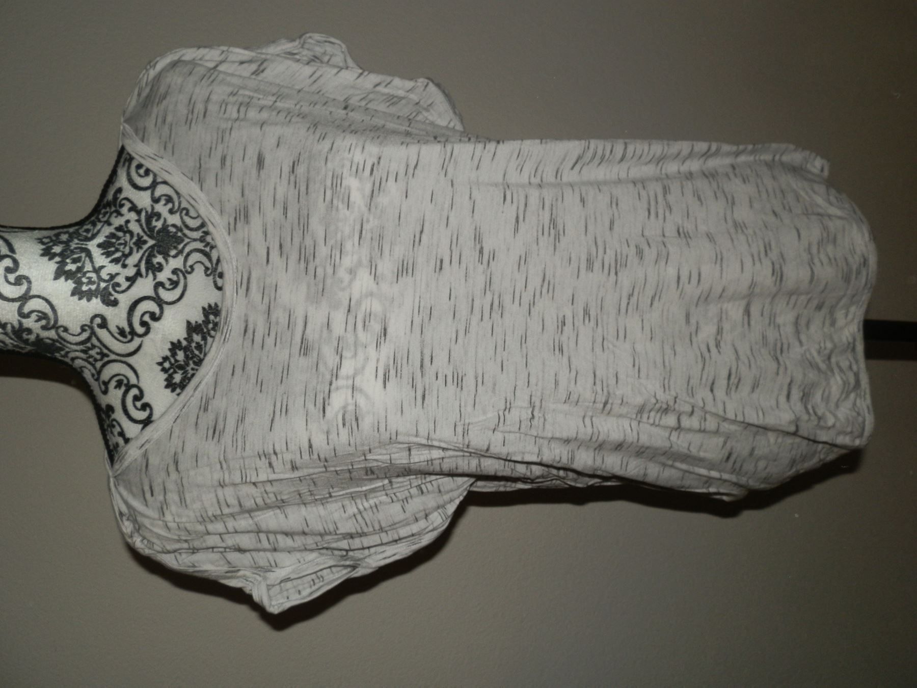 T-Shirts: T-Shirt mit Schulterraffung – Neu (gemäss Beschreibung) aus Schliern b. Köniz von diletac