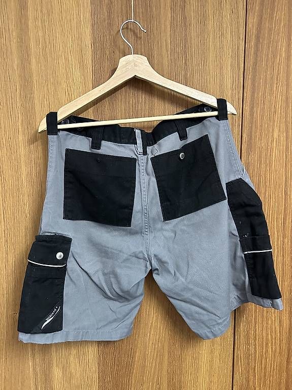 Pantaloni: graue Arbeitshose – Usato da Gais venduto da T_iziana 1
