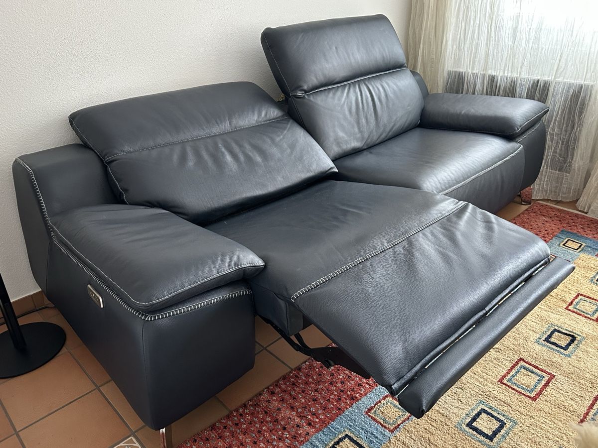 Conforama Sofas: 3er Sofa Conforama Belluno Leder NightBlue – Gebraucht aus Boppelsen von Schoggo3 4