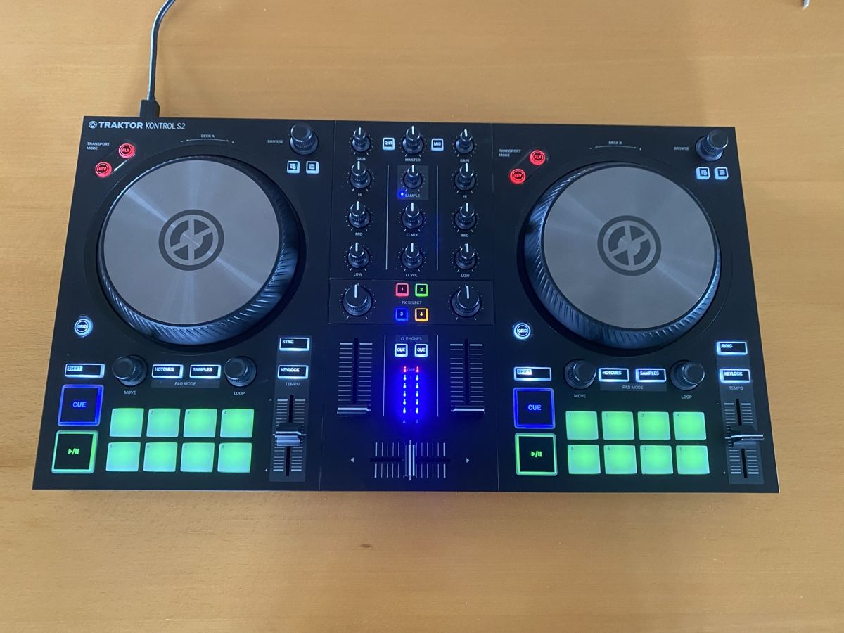 Traktor Console di mixaggio: Native Traktor Kontrol S2 MK3 – Usato da Lanzenhäusern venduto da florolf