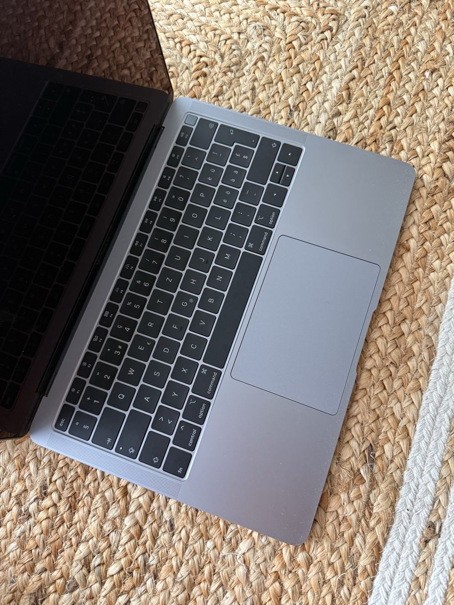 Apple Notebooks: Macbook Air13 2019 version – Gebraucht aus Wil SG von xrnvani 2