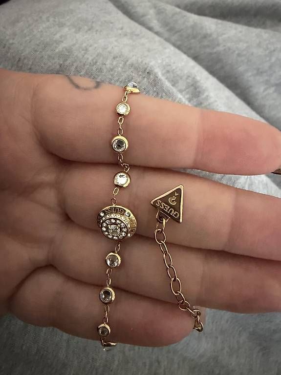 Bracciali & Braccialetti: GUESS ARMBAND – Nuovo e nell'imballaggio originale da Menznau venduto da liisaa.kr