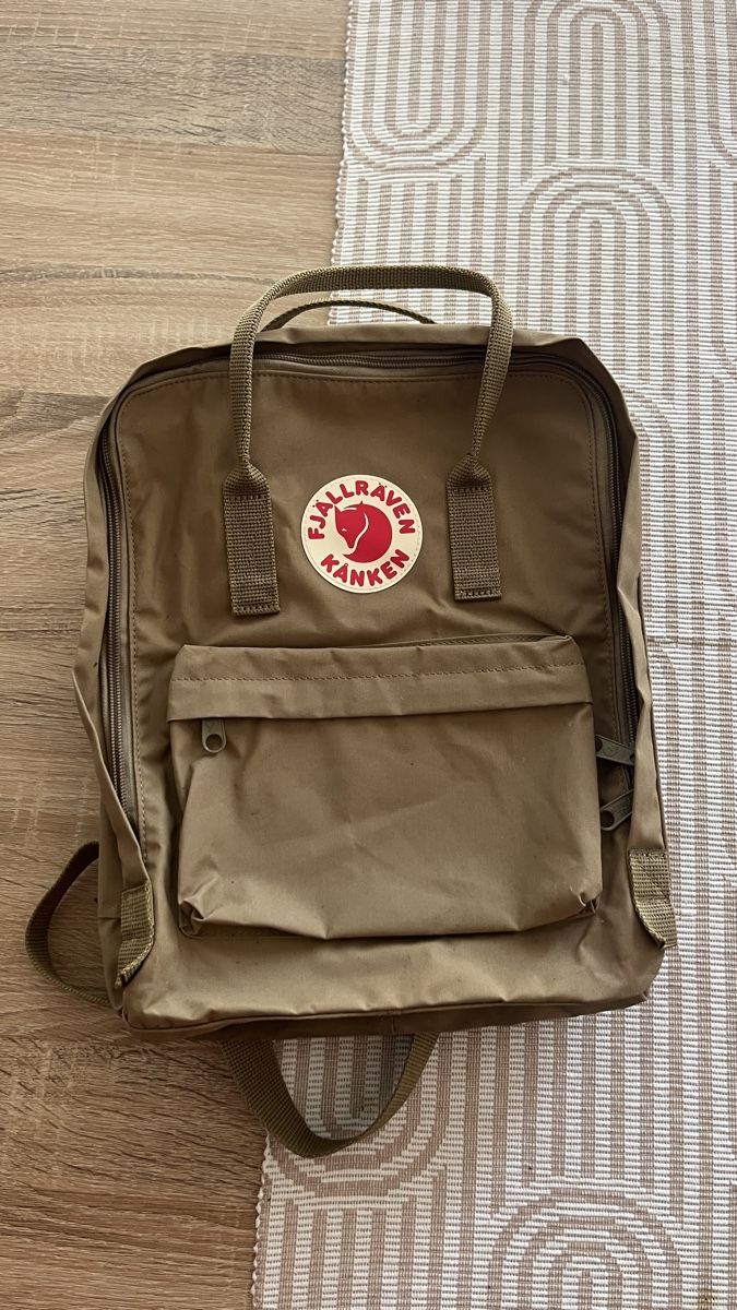Fjällräven Zaini: Fjällräven Kånken Rucksack – Usato da Gossau SG venduto da corinne1997