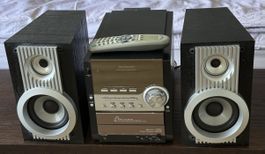 Daewoo Stereoanlage mit 3-fach CD-Wechsler