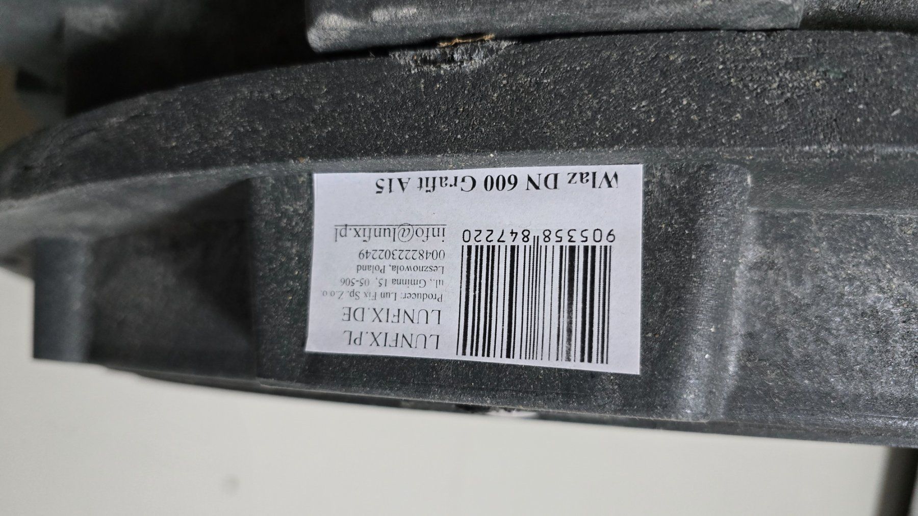Piatti di portata: Schachtdeckel neu Luxplast DN 600 Deckel Graphit – Nuovo (secondo la descrizione) da Eschenz venduto da Madesen 1