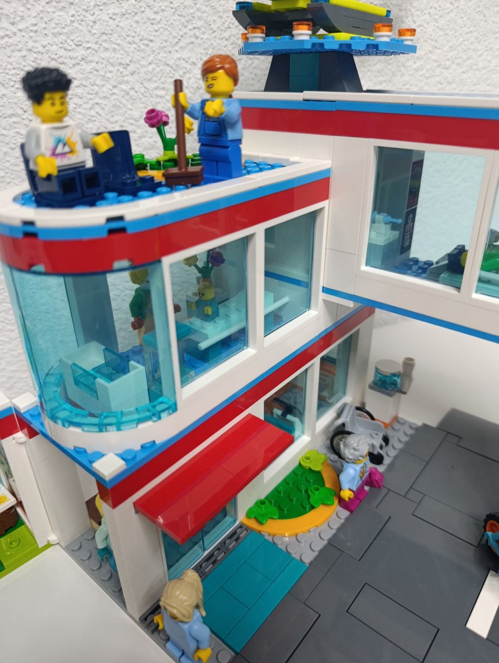 Lego Spielzeuge: Lego Krankenhaus – Gebraucht aus Rümlang von fae_5s7b 3
