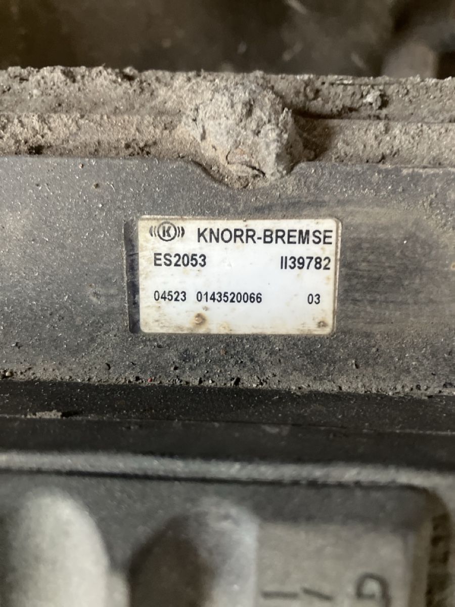 Rimorchi: Lkw Anhänger Knorr EBS Modulator – Usato da Oberhallau venduto da schitli88 1