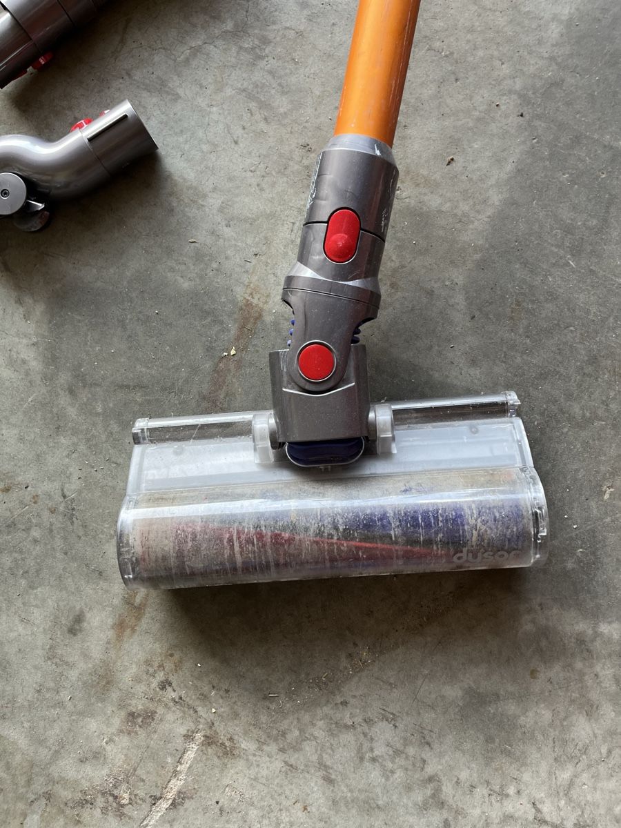 Dyson Aspirapolveri & Accessori: Dyson V10 Absolute Staubsauger mit Zubehoer – Difettoso da Schötz venduto da RcK1994 6
