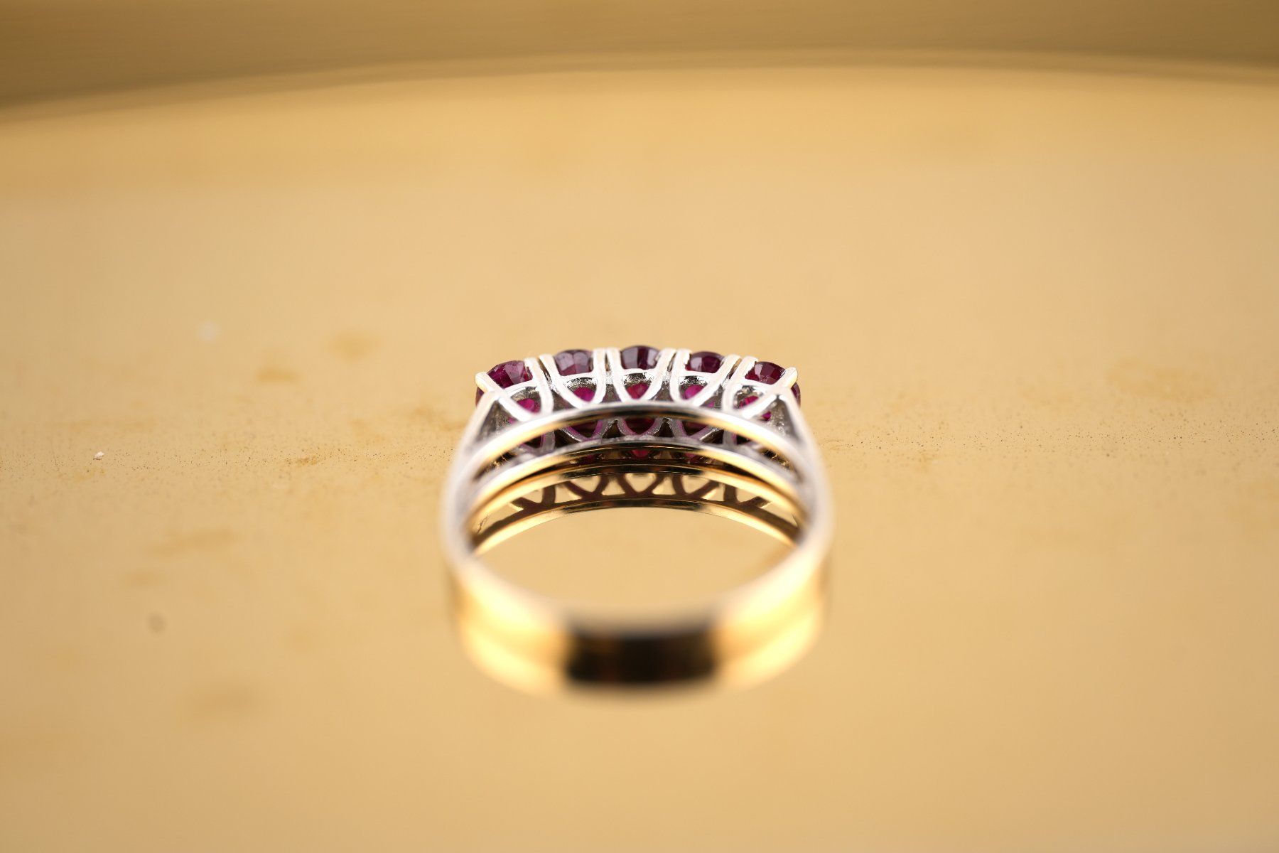 Ringe: Goldring 14K Weissgold mit 5xRubin – Gebraucht aus Basel von Vip24 4