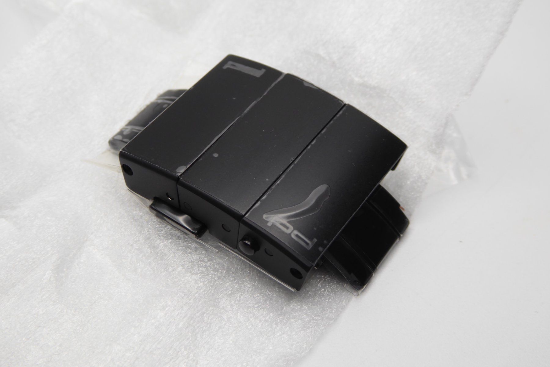 Porsche Uhren: Porsche Design black deployant buckle 24mm – Gebraucht aus Geneve von adr_xk6n