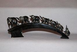 Schöne Elefantenbrücke aus Horn