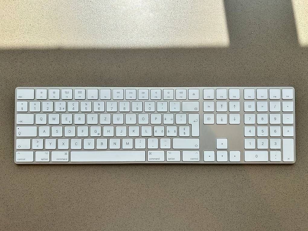 Tastiere: Apple Magic Keyboard & Apple Magic Mouse  Wireless  – Usato da Seewen Sz venduto da car_95zr 1