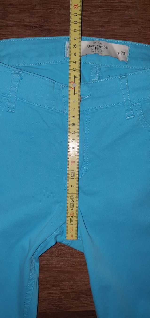 Abercrombie Pantaloni: Pantalons Abercrombie - US 6 – Usato da St-Sulpice VD venduto da juhdu 5