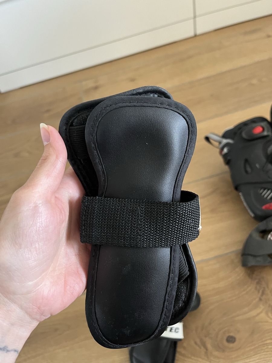 Pattini in linea & Pattini a rotelle: Inline Skates Rollerblade schwarz gebraucht mit Handschoner – Usato da Altikon venduto da MyZodiac 4