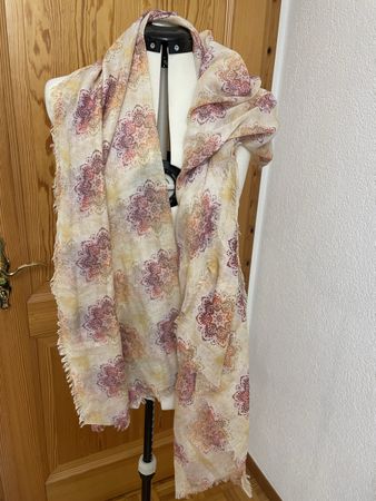 Schal mit Muster