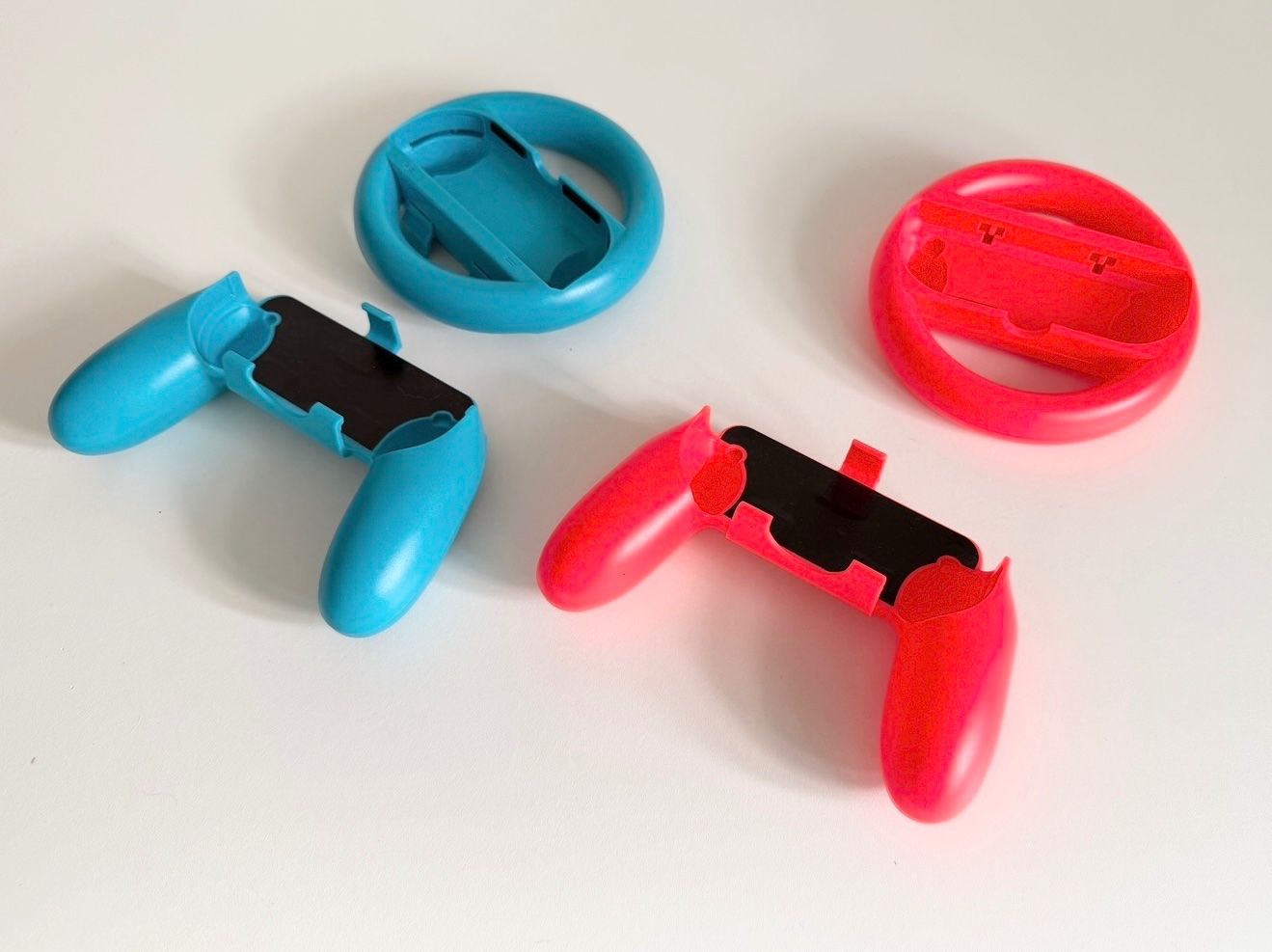 Nintendo Manettes: Nintendo Switch Joy Con Grip +Steuerrad Duo – Neuf (Voir description) à Gerlafingen par sternrose