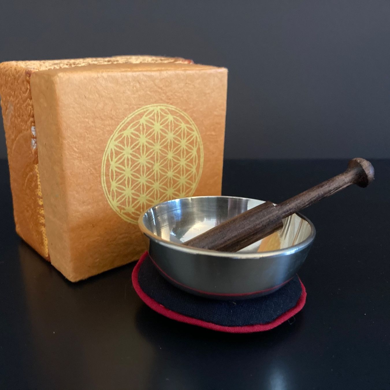 Strumenti musicali: Mini-Klangschale «Blume des Lebens» – Nuovo e nell'imballaggio originale da Aarau venduto da sonantro 4