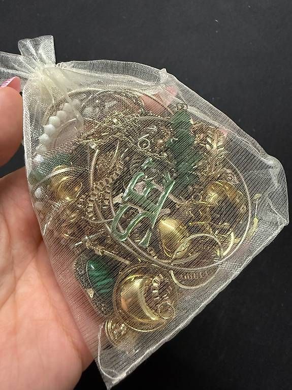 Sonstiger Schmuck: Grosses Modeschmuck-Konvolut  Ketten, Ringe, Ohrringe – Gebraucht aus Egerkingen von lid_j22t