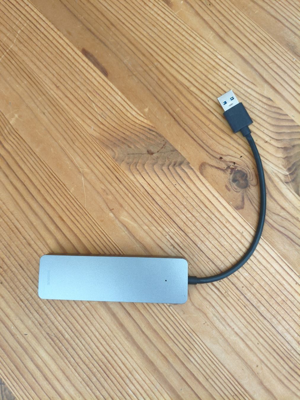 Baseus Hub & Switch: Baseus USB Hub 4-Port Grey Good Condition – Usato da Bern venduto da Janick.Spielmann 1