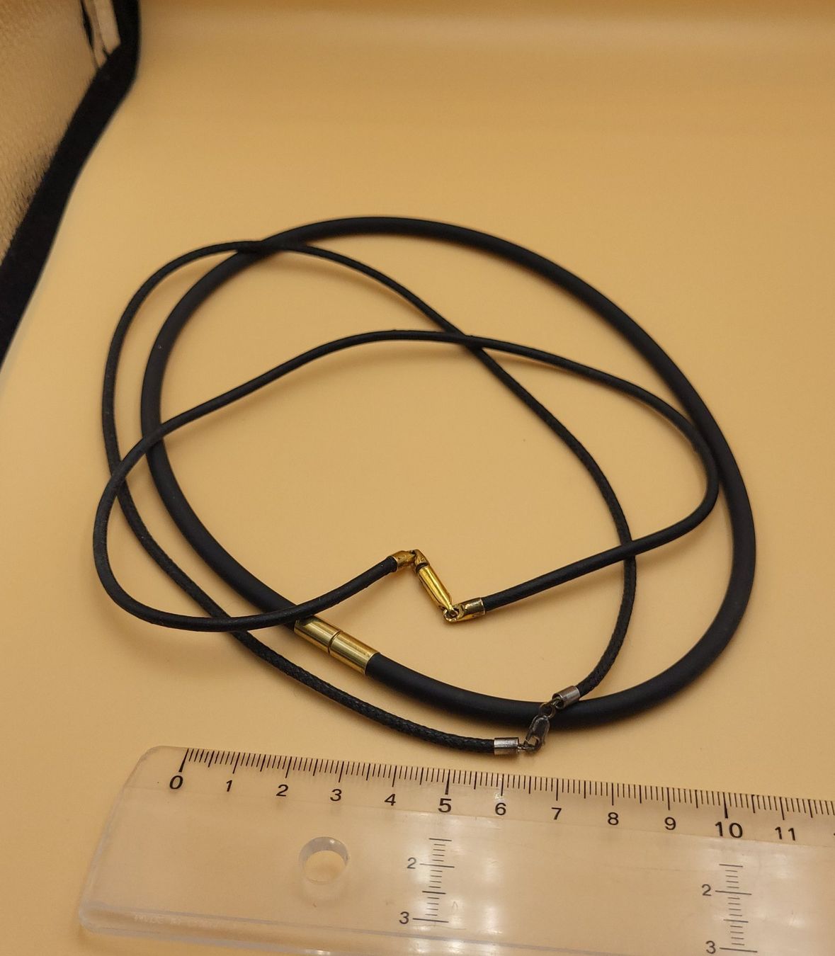 Ketten: 3 Schwarze Collier mit Silber verschluss – Gebraucht aus Wald ZH von SwissPawnshop 2