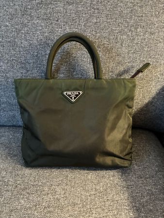 Sac à main Prada mini triangle en toile kaki 