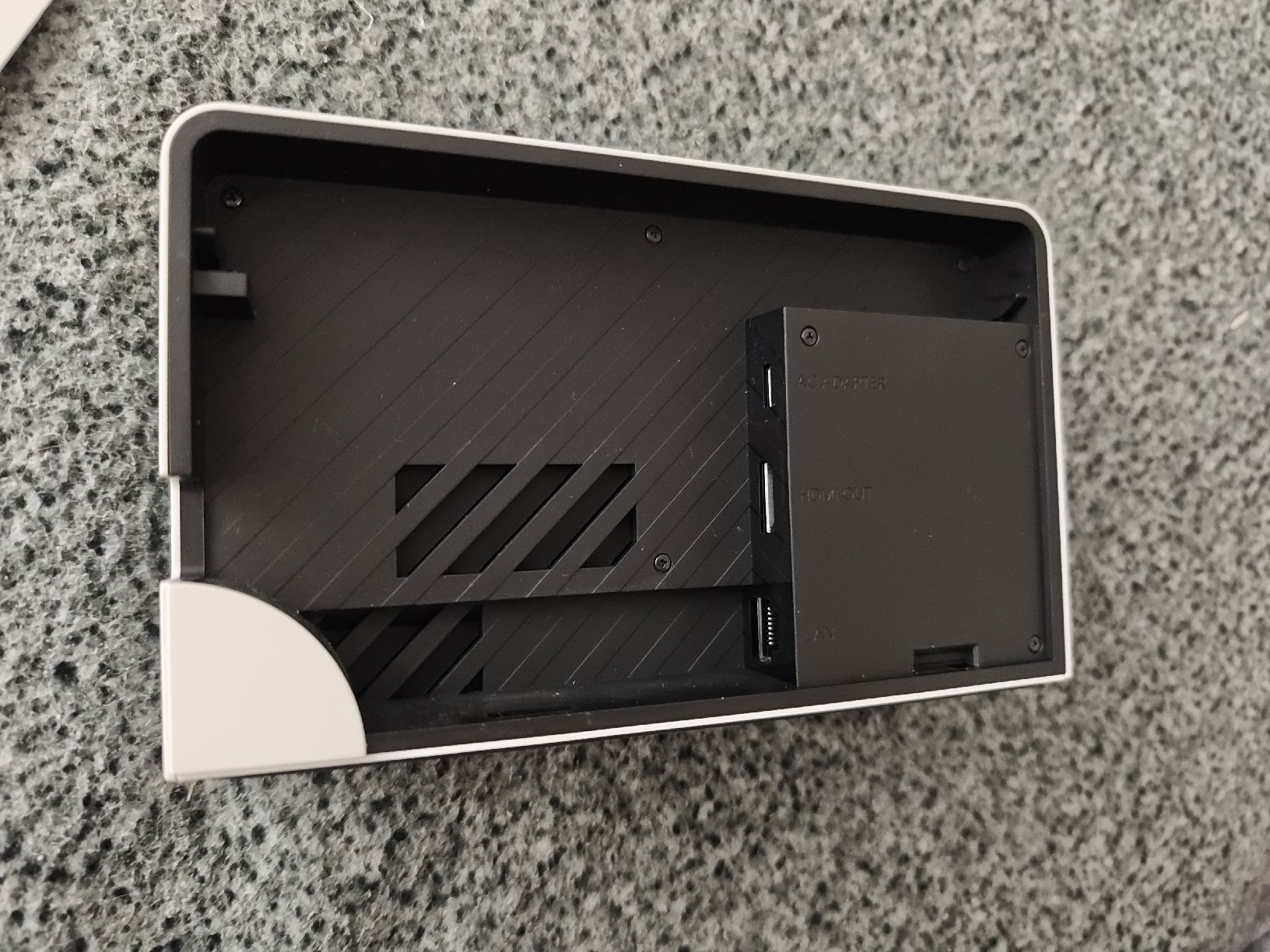 Docking station: Nintendo Switch Dock weiss – Nuovo (secondo la descrizione) da Leibstadt venduto da Rova 4