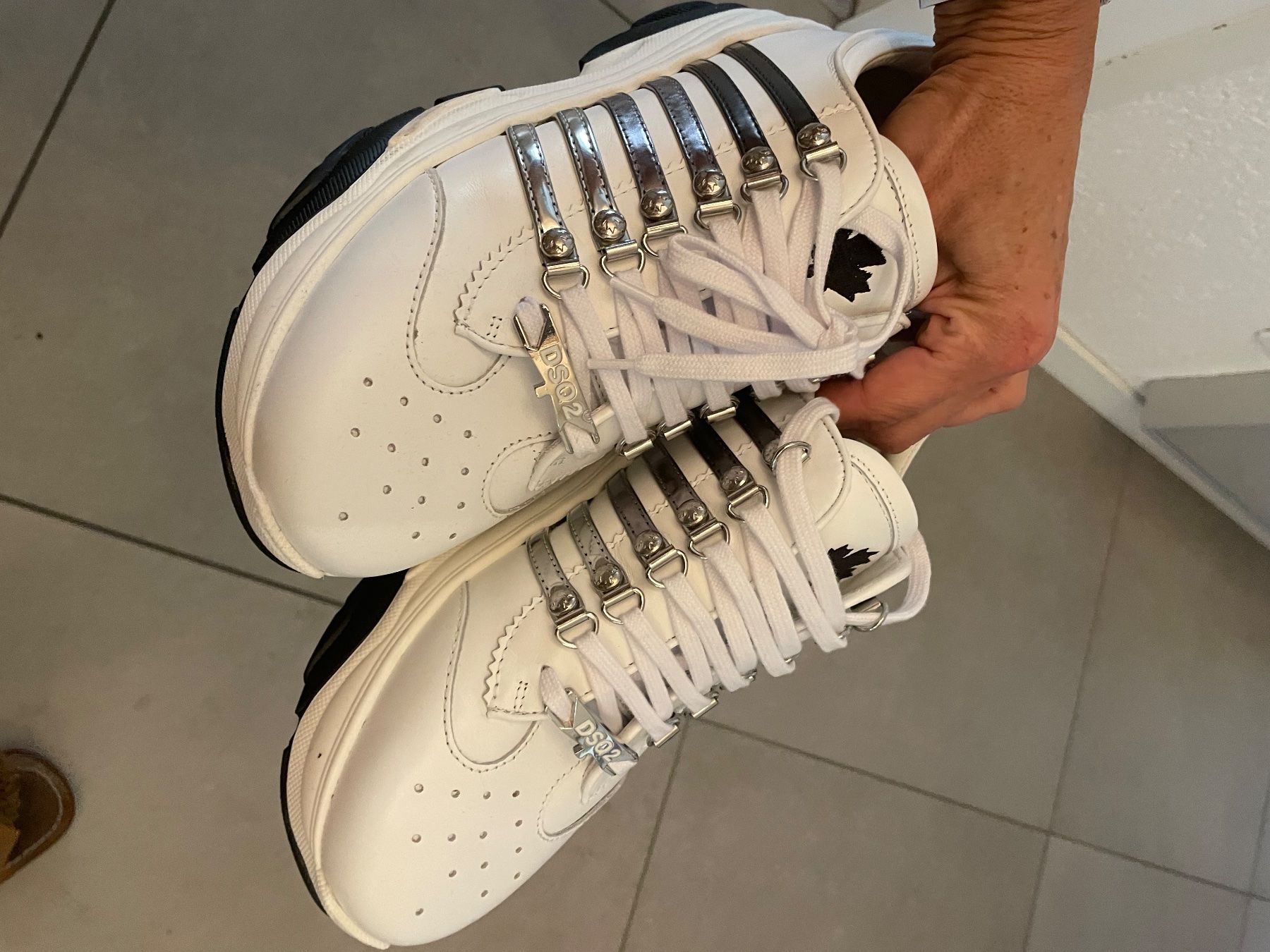 Dsquared2 Scarpe da donna: Dsquared Sneakers – Nuovo (secondo la descrizione) da Zunzgen venduto da mel_y6w2