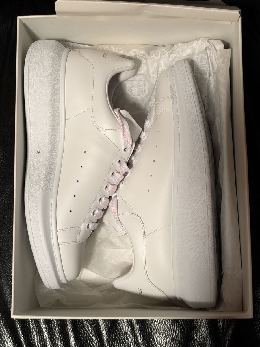 Damenschuhe: Alexander McQueen Sneaker Grösse 39+ – Neu (gemäss Beschreibung) aus Wangen ZH von 13rd 1