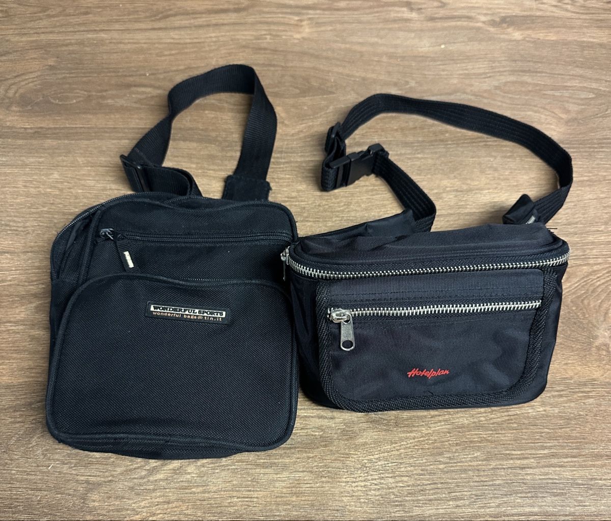 Borse: 2 / Multifunktionale schwarze Gürteltasche – Usato da Nussbaumen AG venduto da olitech5415