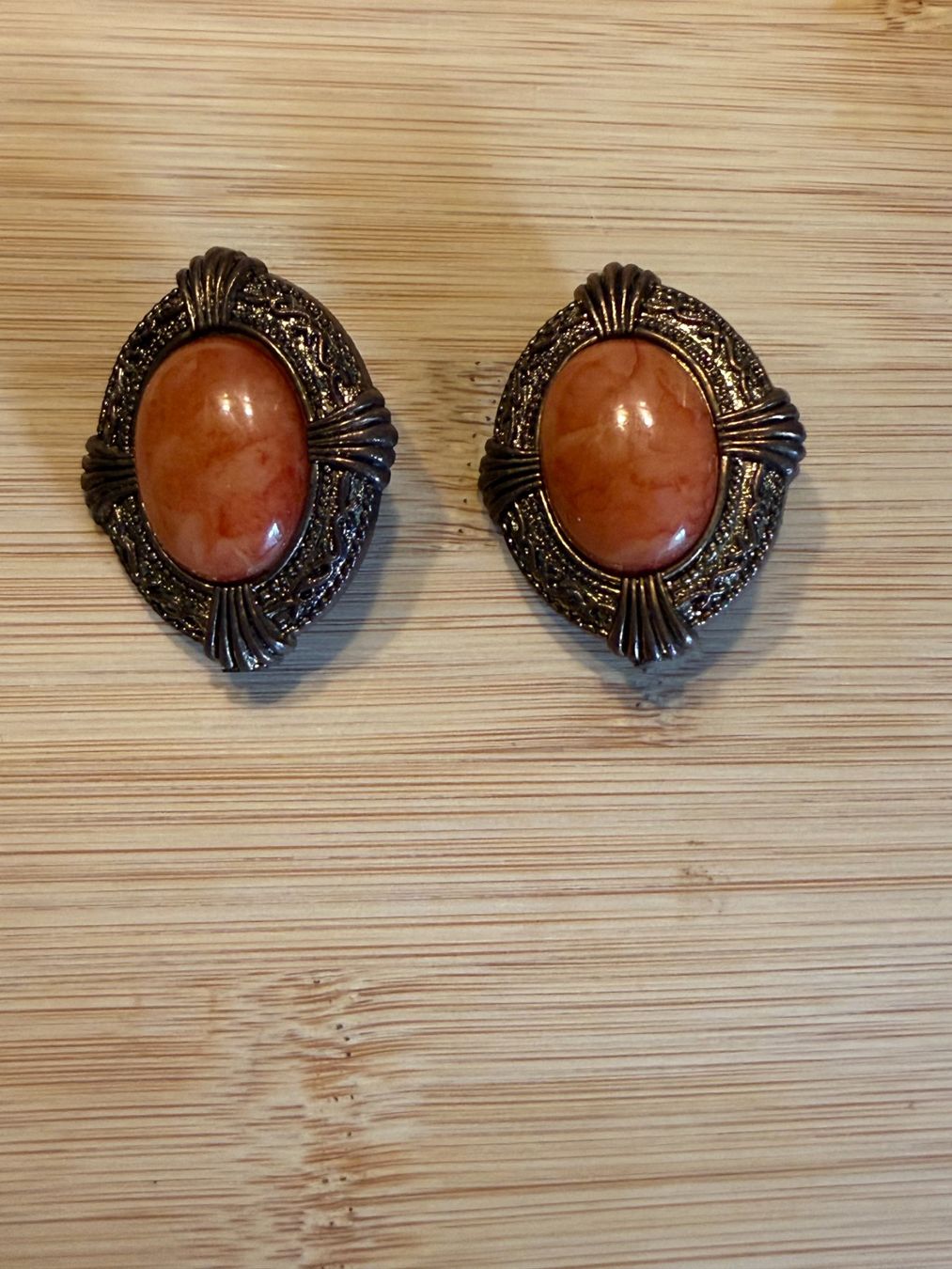 Boucles d'oreille: Modeschmuck - Ohrringe mit orangem Stein – D'occasion à Basel par zukk_