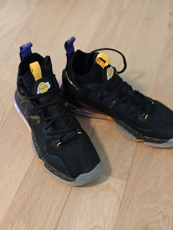 Neuwertiger Basketball Schuhe TARMARK Gr 44 (Gebraucht) in Wil SG für ...