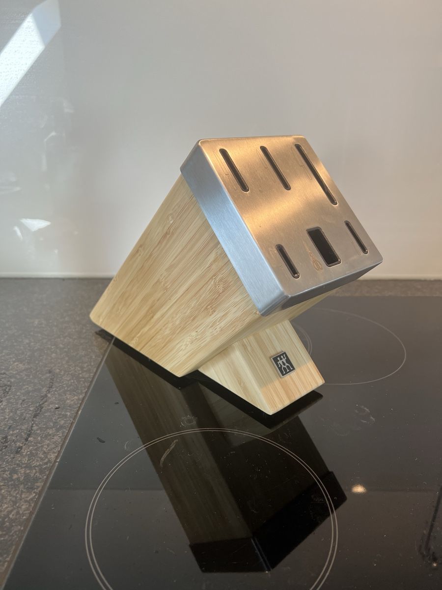 Zwilling Coltelli: ZWILLING FIVE STAR PLUS Selbstschärfender Messerblock Bambus – Usato da Bülach venduto da deinmica