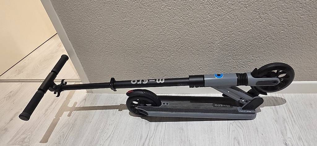 Kickboard: Micro Sprite Suspension Scooter  sehr guter Zustand – D'occasion à Zürich par Janala01 4
