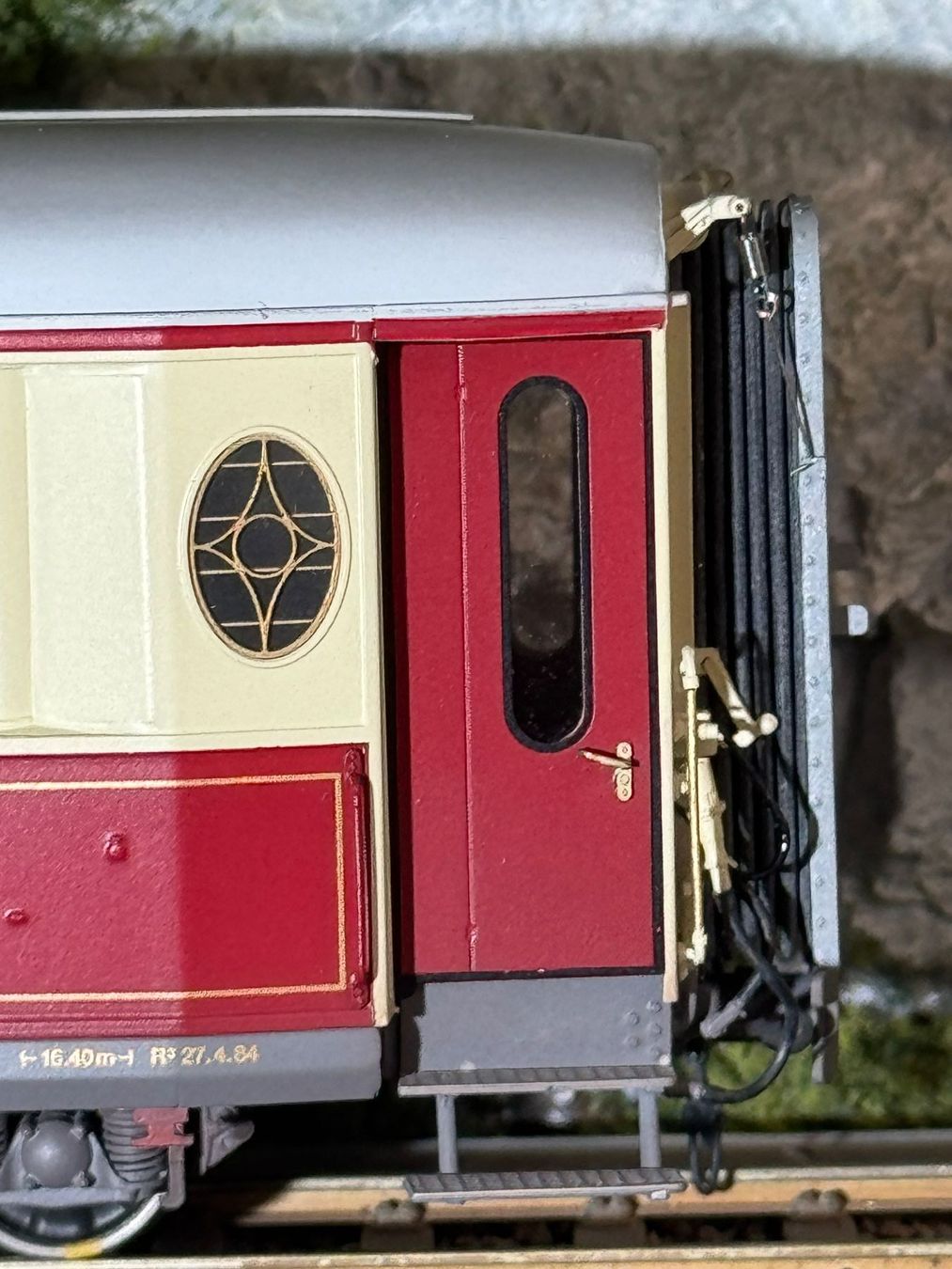 Modellini di ferrovie: Model Rail - Salonzug, Om – Usato da Krummenau venduto da ferrotech 4