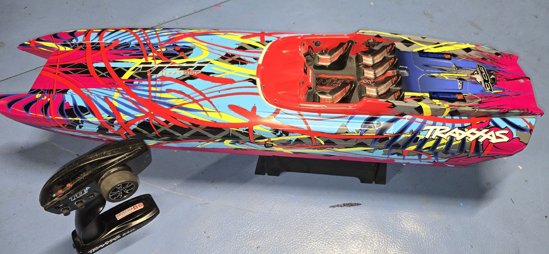 Traxxas Modellismo RC: Traxxas Katamaran Rennboot M41 Brushless, 6S – Usato da Niederurnen venduto da Giuva7 1