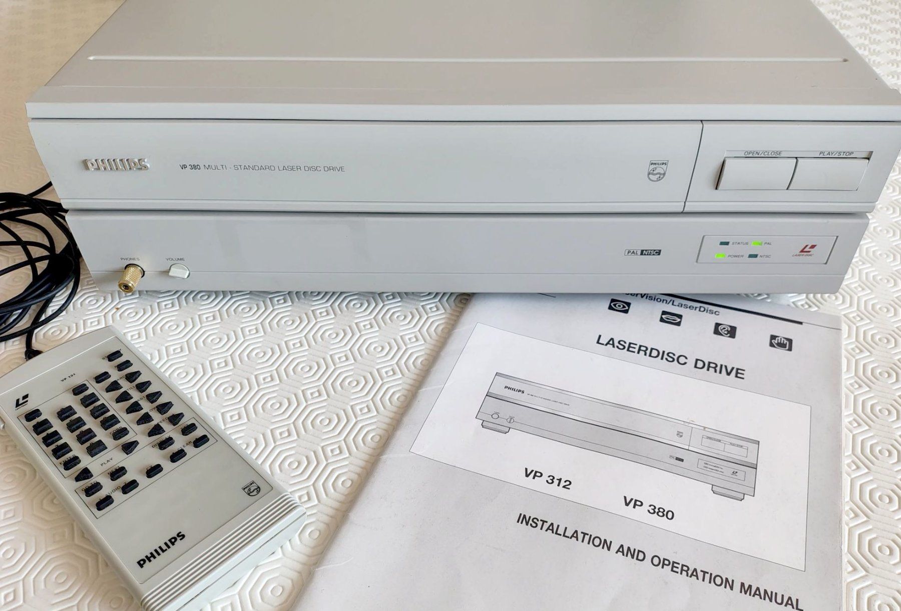 Philips Sistemi audio & multimediali: Philips VP 380 Multi Standard Laser Disc Drive – Usato da Zürich venduto da Oscarlatti