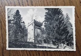 Burg Nähe La-Chaux-de Fonds, s. Text 1949