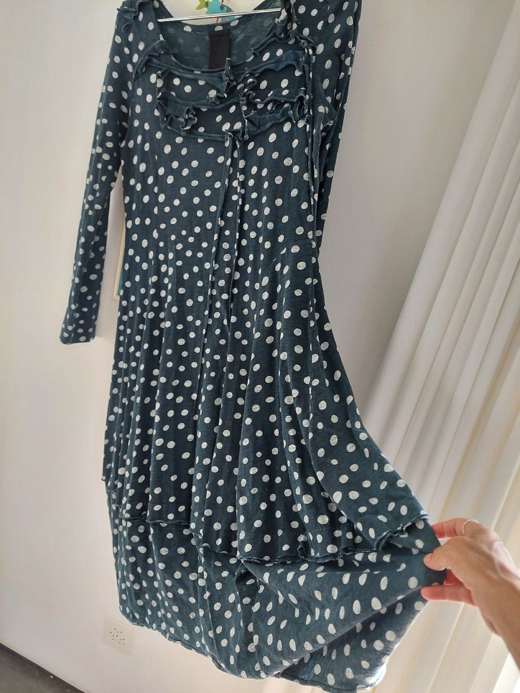 Rundholz Kleider: Kleid – Gebraucht aus Malters von Katapeter
