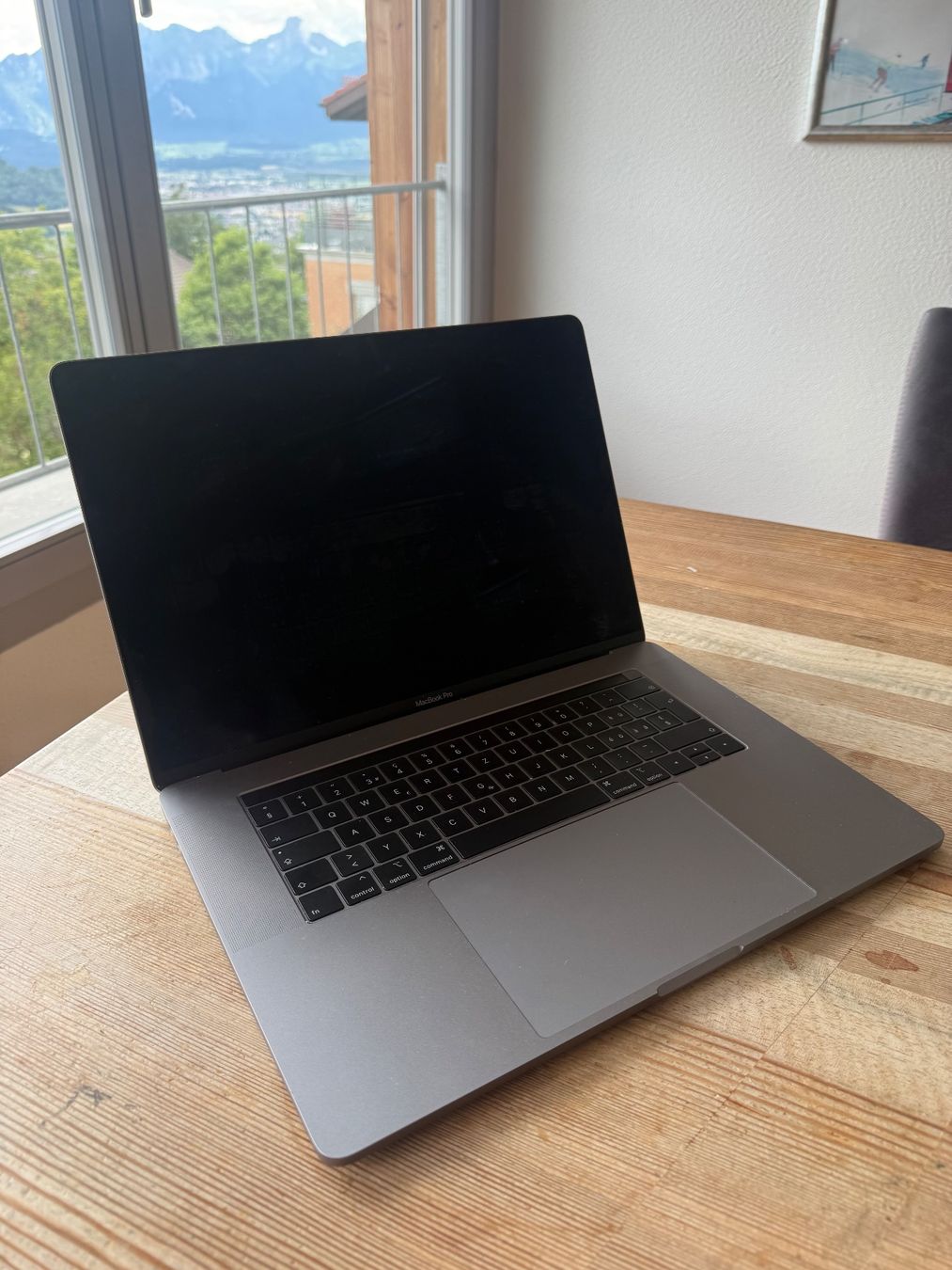 Apple Portables: Apple MacBook Pro A1990 – Défectueux à Fahrni b. Thun par Bergers_occasionen 1