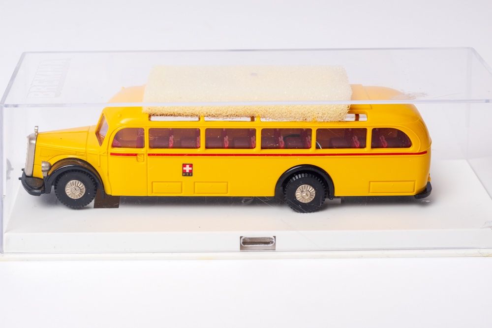 Brekina Voitures modèles: MB O 5000 Postauto PTT 1/87 mit VP Vitrinenmodell – D'occasion à Häusernmoos par adlerfedern 2