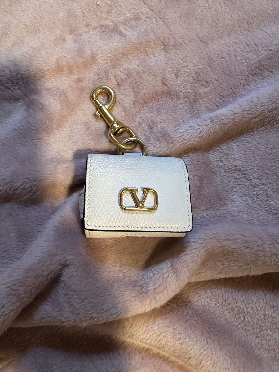 Cover & Protezioni schermo: Valentino airpods pro case – Usato da Mendrisio venduto da ketolin