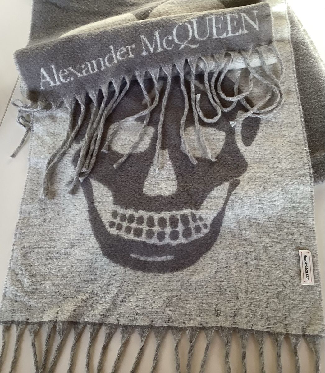 Alexander Mcqueen Foulard & Sciarpe: Alexander MCQUEEN Shawl – Usato da Zug venduto da natiak01 9