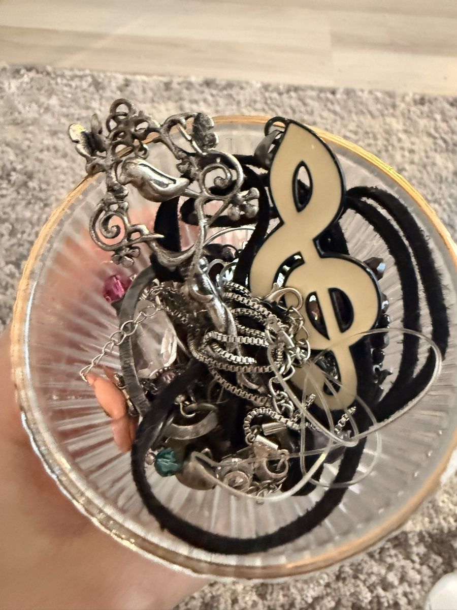 Autres bijoux: Mystery Schmuck Glas / Schmuck lot – D'occasion à Feuerthalen par lau_2g7q 1