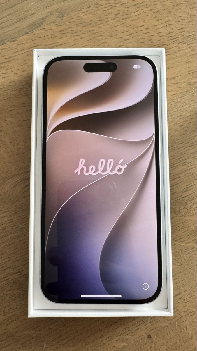 Apple Telefoni cellulari / Smartphones: iPhone 15 Blue 128Go+ Apple Watch SE – Nuovo (secondo la descrizione) da Court venduto da bra_yw9v 1