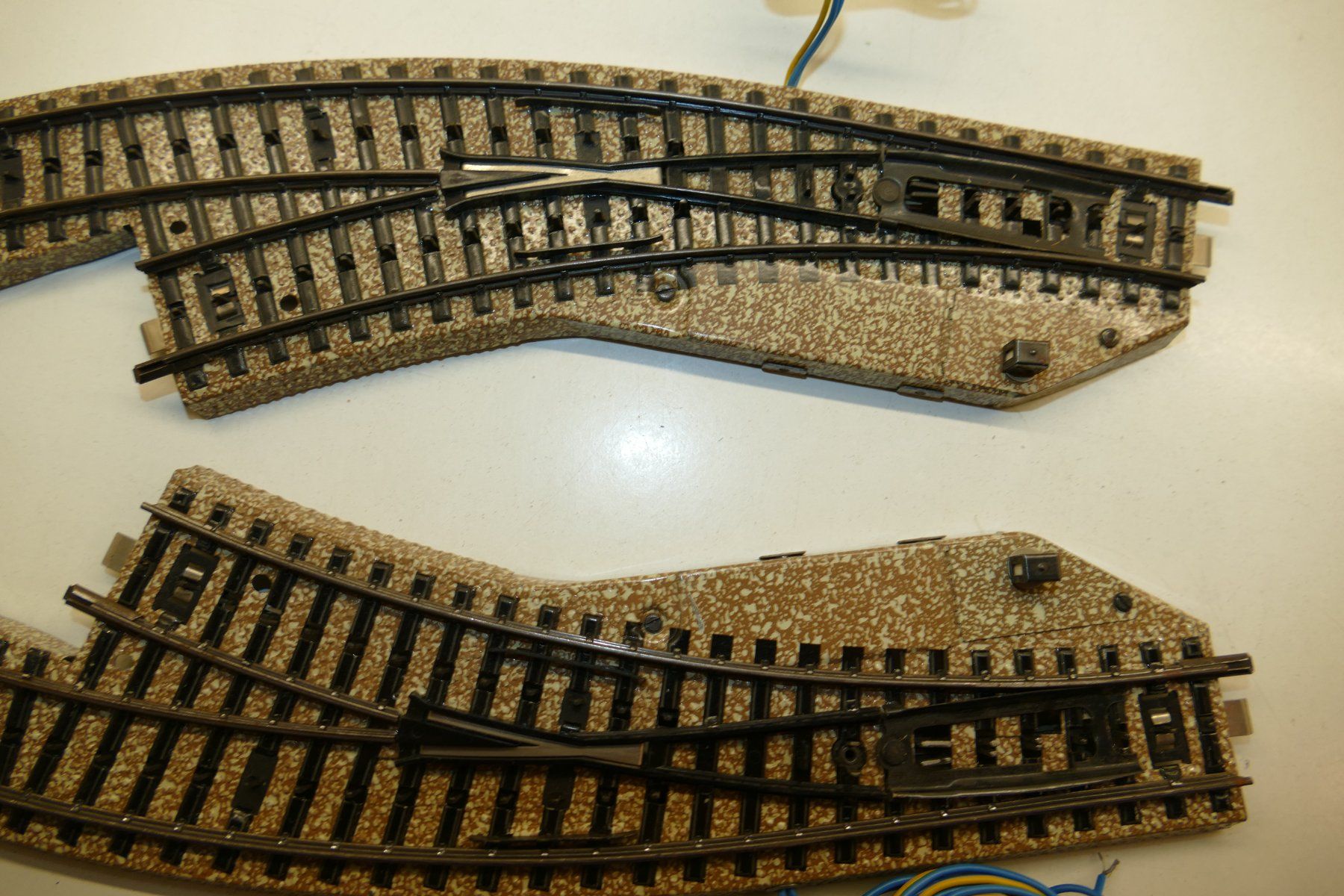 Märklin Modellini di ferrovie: Märklin H0: M-Bogenweichenpaar Einheit 4 – Usato da Niederhasli venduto da rail-duerst 2