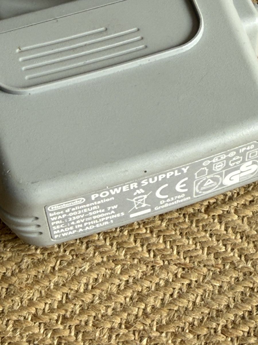 Nintendo Console: NINTENDO 3DS Konsole Spielkonsole mit Netzteil – Usato da Konolfingen venduto da petzipetz 3