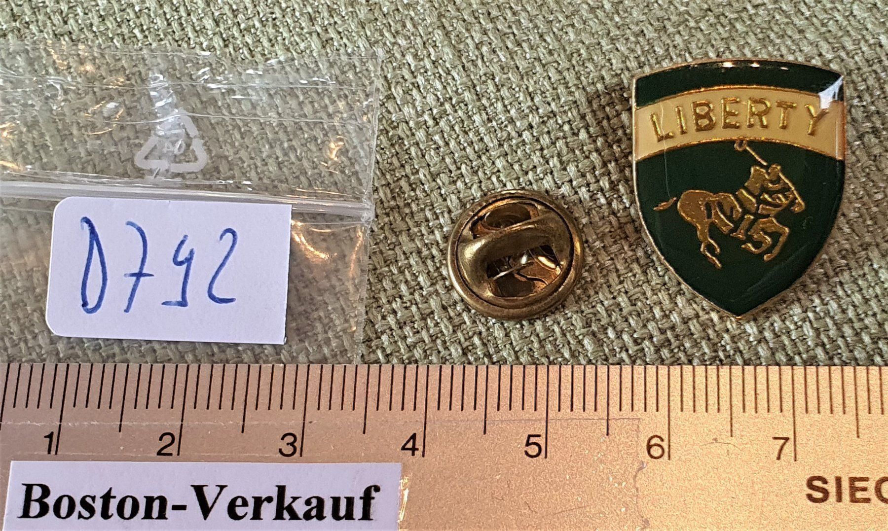 Plaketten & Abzeichen: D792 - Pin Polo Pfert Liberty Reiten – Gebraucht aus Reinach BL von Boston-Verkauf 1
