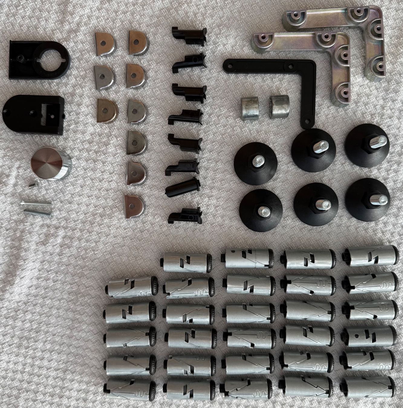 USM Armoires: Diverses USM Kleinmaterial – D'occasion à Brütten par Hst1