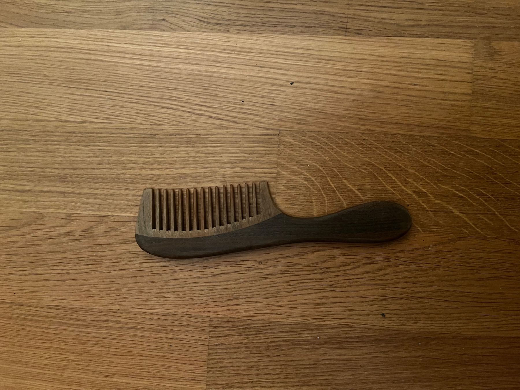 Altro per la cura dei capelli: Holz Kamm Handgemacht – Usato da Zürich venduto da corinne.nussbaumer20